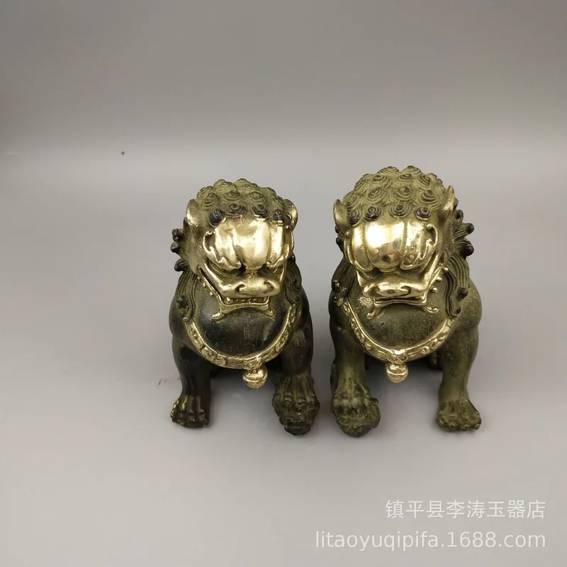 Brass double-eared copper bells, decorative collectibles, home decor crafts, a pair of lion ornaments