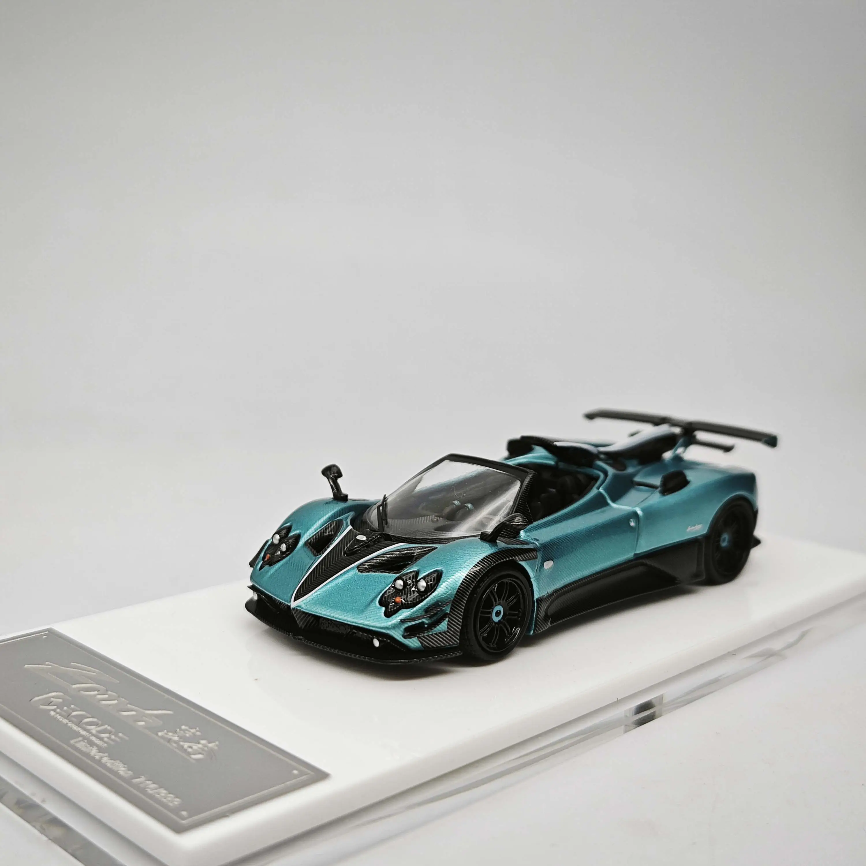 Modelo de Auto a Escala Rhino RM X Decode 1:64 Zonda Unico 760 Azul Carbón