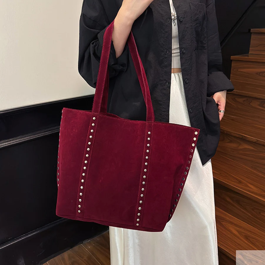 

Women Suede Shoulder Bag with Riveted Hobo Bag Large Capacity Purse Handbag Slouchy Bag Commuter Travel Totes Underarm Bag Bolsa
