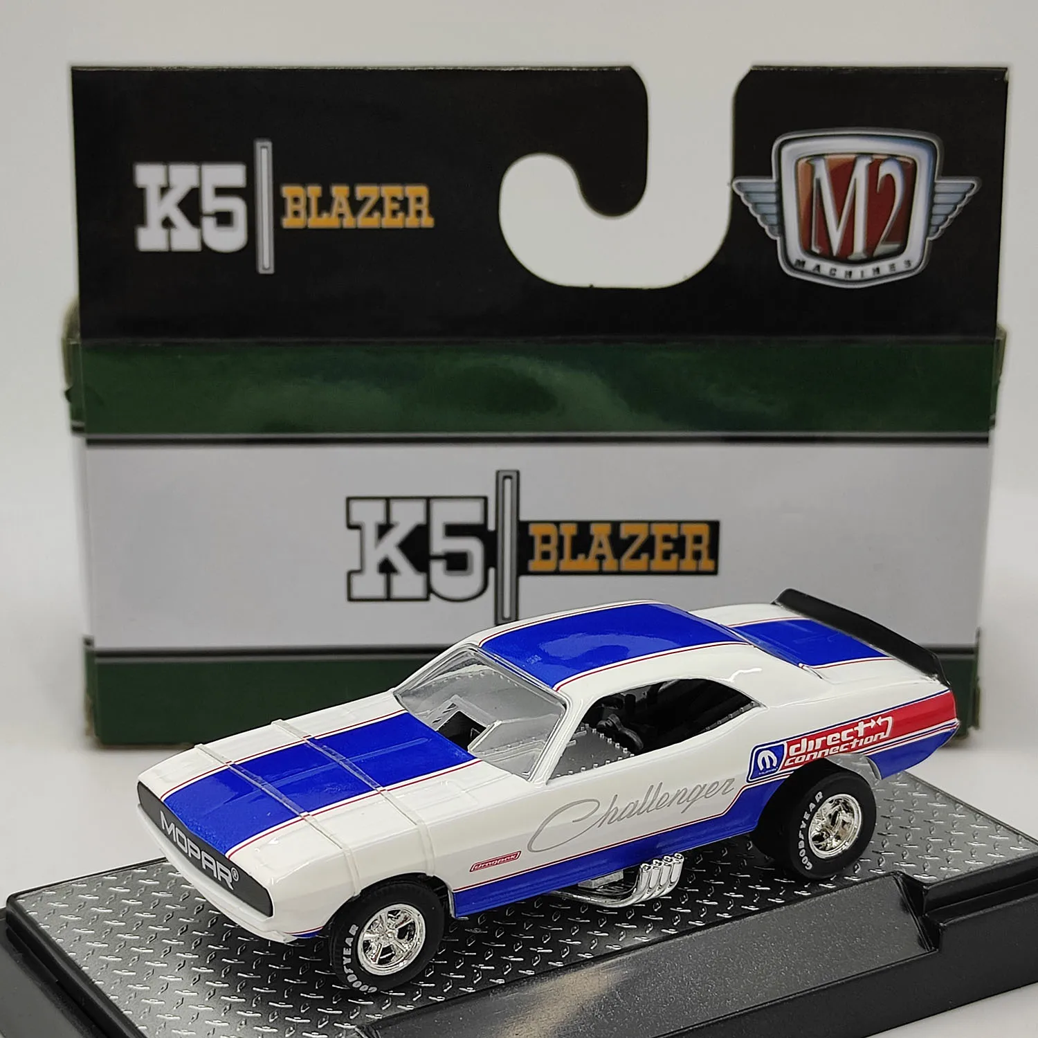 

Diecast M2 1/64 Scale American Muscle Car White Alloy Car Model Collectible Toy Gift Souvenir Display