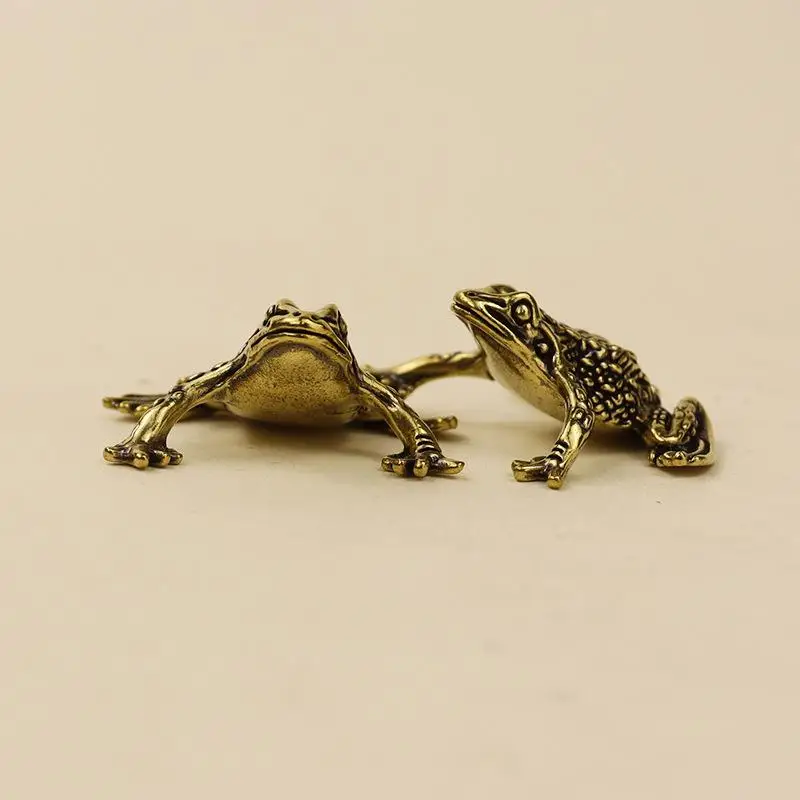 Brass Feng Shui Money Toad Statue Wealth Blessing Ornament Durable Solid Brass Decor for Desk Yard Balcony Indoor Outdoor Place