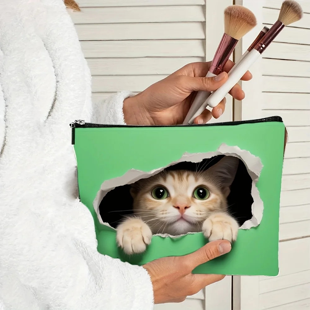 ลูกแมวน้อยน่ารักแอบมองกระเป๋าแต่งหน้าดีไซน์เก๋ - กระเป๋าซิปอเนกประสงค์น่ารัก กระเป๋าเก็บเครื่องประดับ