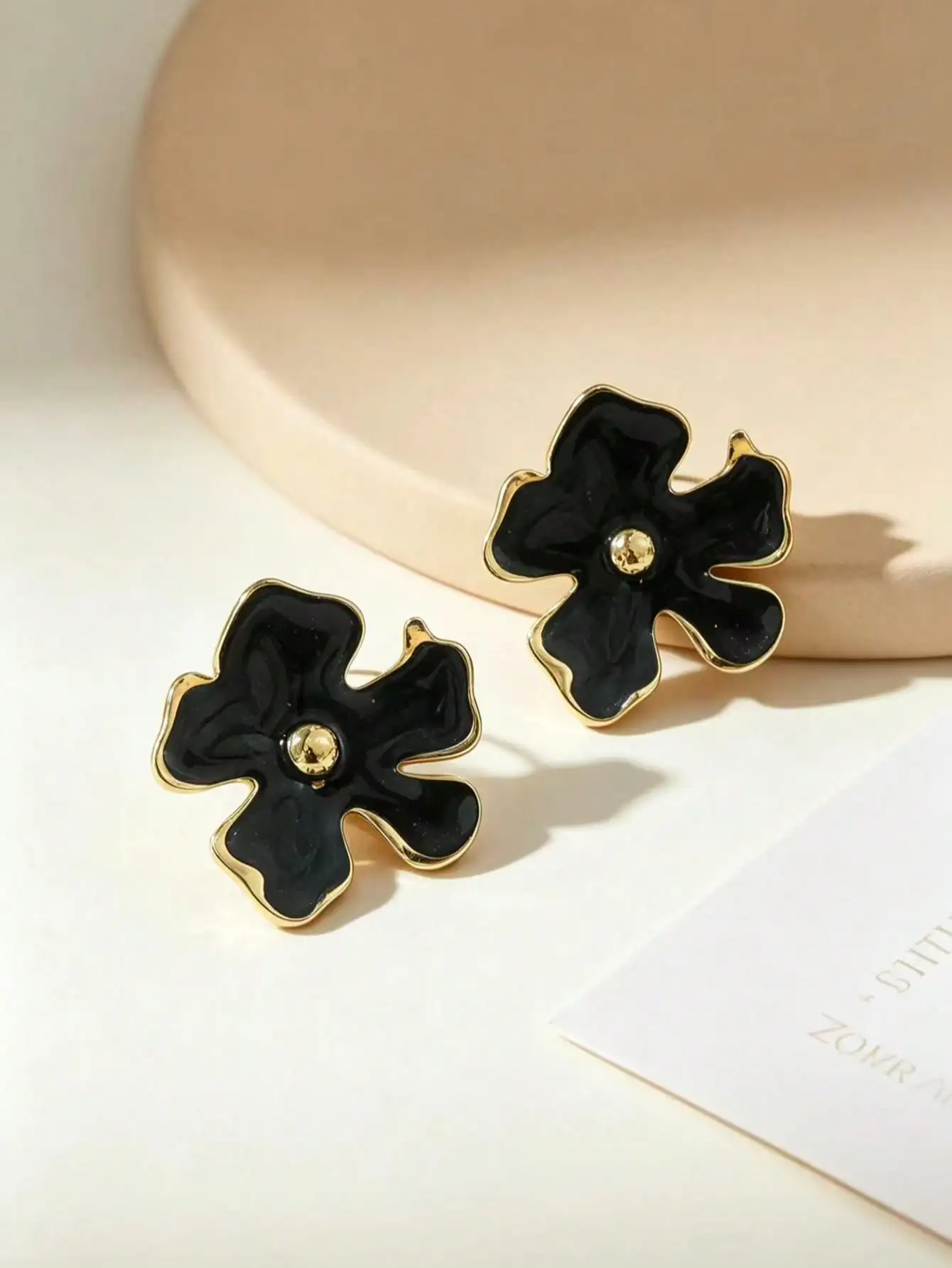 1 Pair Of Vintage French Camellia Stud Earrings For Women; Luxurious Stainless Steel Earrings That Resist Fading, Featuring A Unique Design Perfect For Work, Dates, Parties, And Vacations sj260526190940472453148