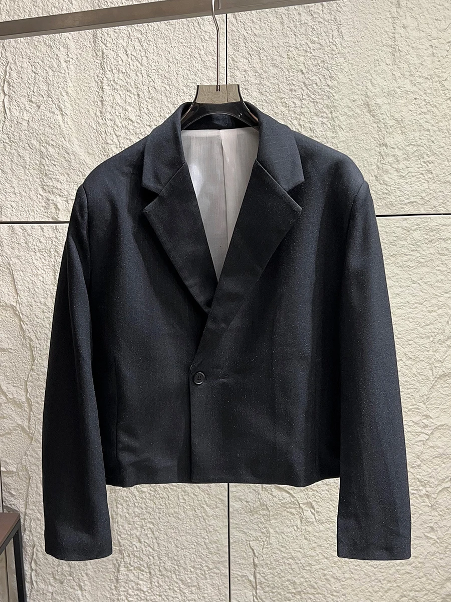 

Men's Casual Stripe Patterned Smooth Drapey Flat Collar Short Suit for Commuting Spring Fashion Polyester Fiber Breathable