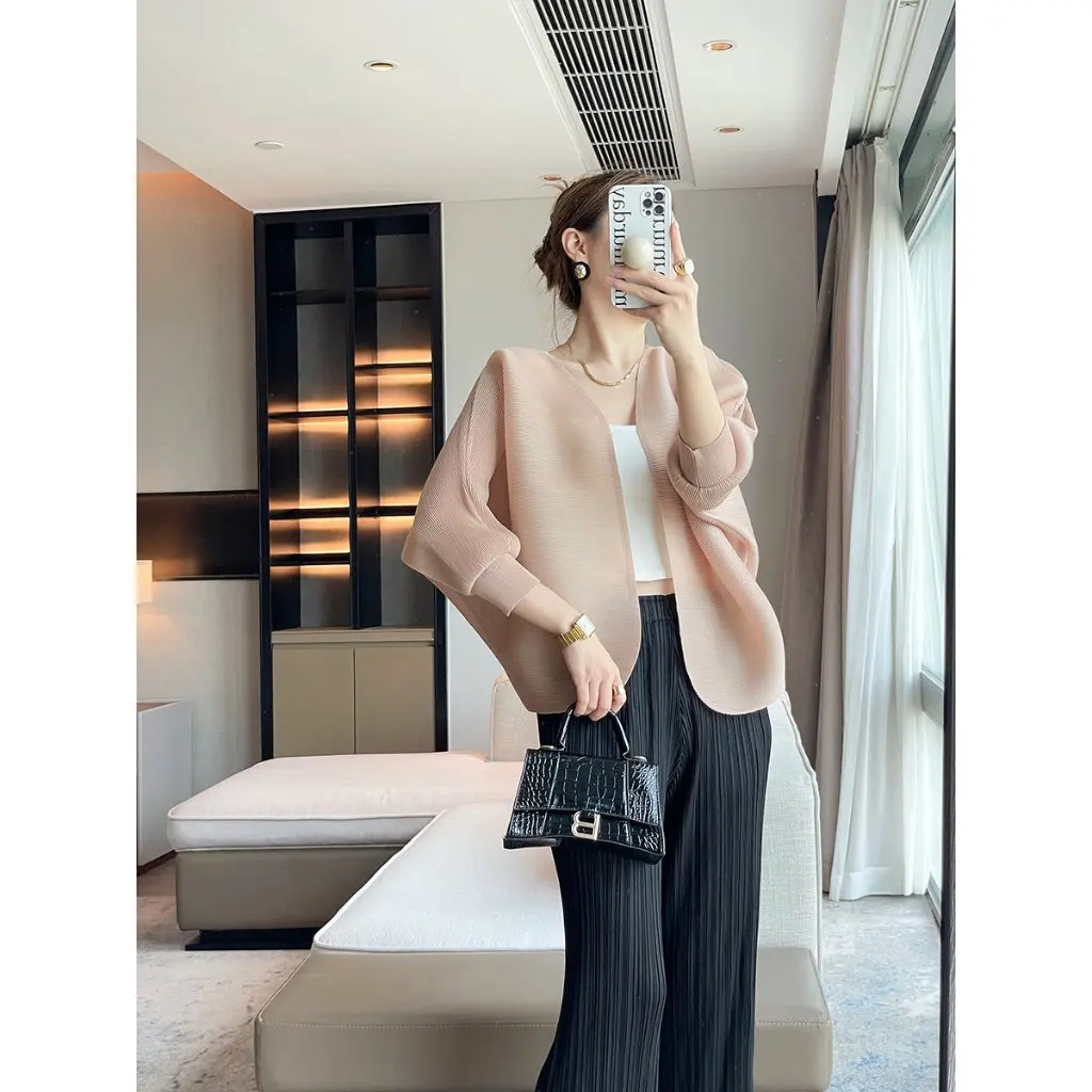 

Autumn Simple Loose Cardigan Pleated Design Elegant Short Jacket All-match Miyake Top for Women