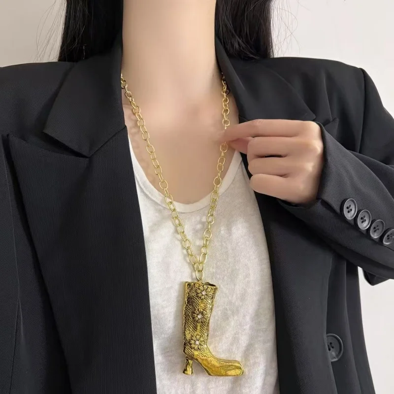 

Retro Style Metal Necklace for Women Unique Design Gold Embossed Boot Pendant Daily Commute Accessory Fashion Jewelry