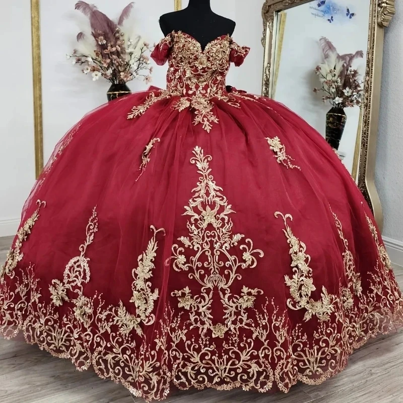 

Red Princess Quinceanera Dresses Off Shoulder Gold Applique Lace Tull vestido de quinceañera Sweet 15 16 Birthday Party Wear