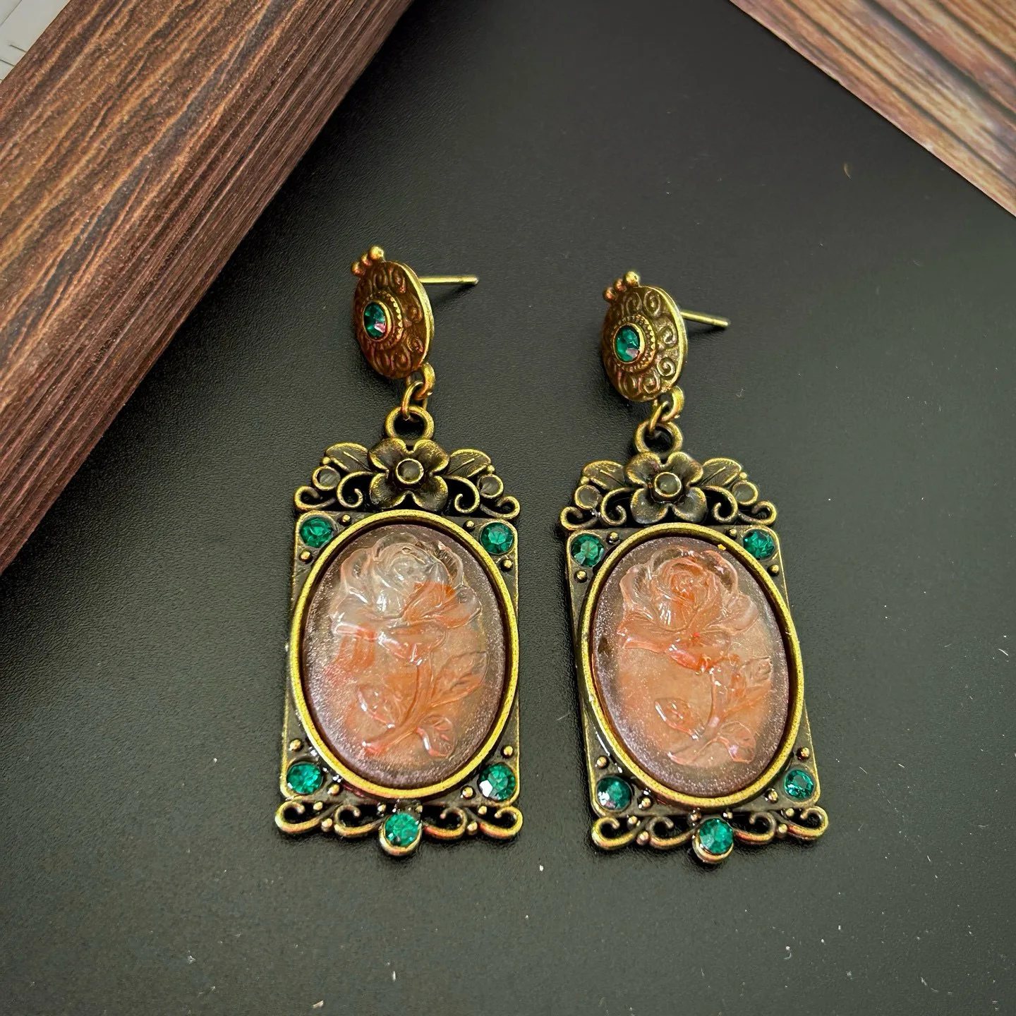 

Vintage Court Style Jelly Glass Rose Earring Antique Jewelry Women's Earrings