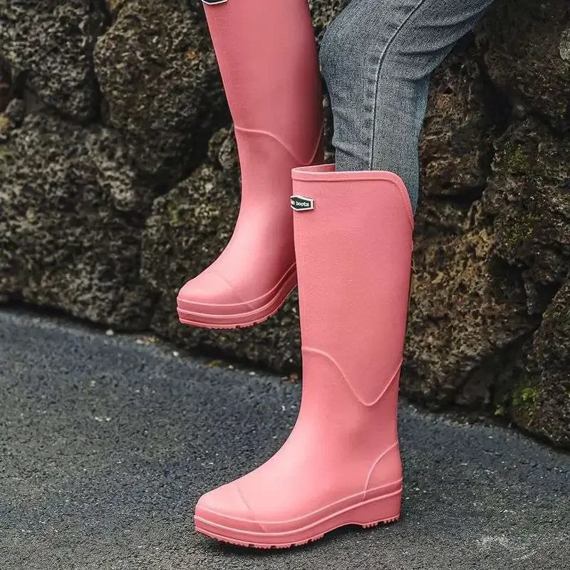 

Модные непромокаемые сапоги с высокой трубкой, противоскользящая водонепроницаемая длинная кухонная женская обувь, износостойкий материал из ПВХ, уличная пара
