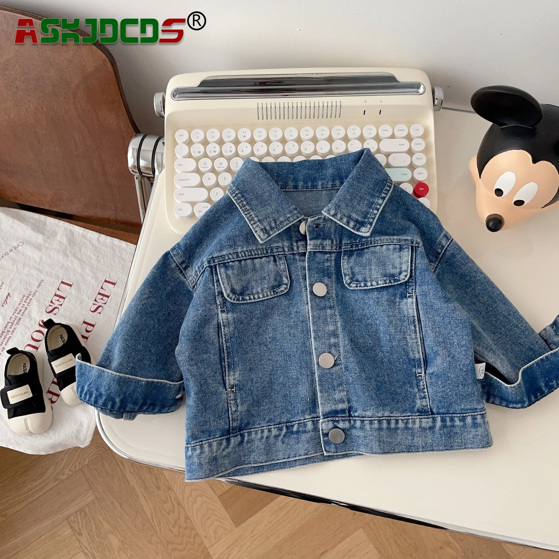 

Optimized Title: 3D Banana Doll Denim Top Coat Fashion Jacket for Baby Boys (0-5Y) - 2023 Autumn Collection 0-5Y