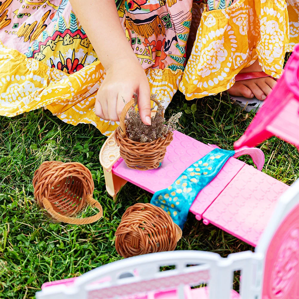 Cesta de flores pequeña tejida Picnic decoración en miniatura modelo café plástico Micro escena chica