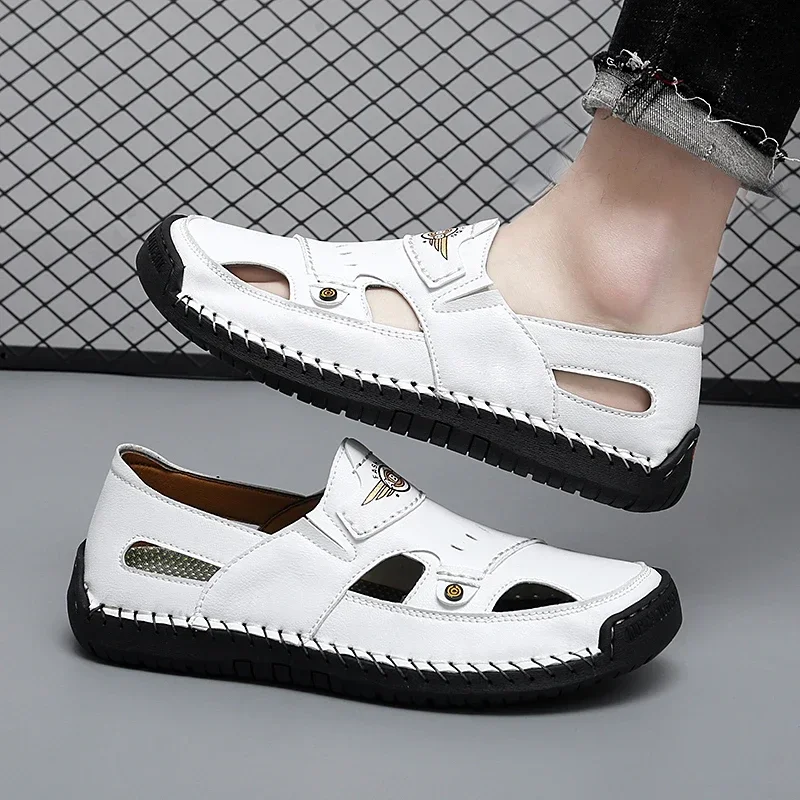صنادل جلدية مقسمة للرجال لصيف 2025، صنادل رومانية للمشي على الشاطئ في الهواء الطلق، أحذية رياضية رجالية عصرية