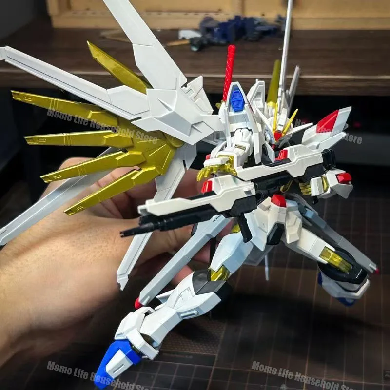En Stock XF modèle 1/144 HG ZGMF-X20A Strike Freedom assemblage modèles Kits Anime figurine Robot modèle en plastique cadeaux jouets
