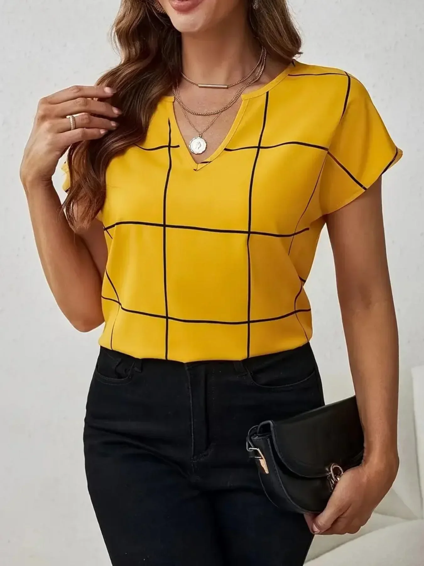

Women's Fashion Short Sleeved Checkered Printed Blouse Shirt Ladies Casual Versatile Notch V-neck Elegant and Simple Shirt