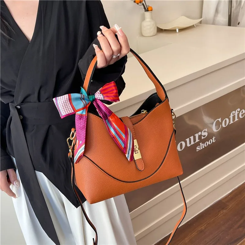 

Women's Luxury Leather Tote Bag Elegant Designer Shoulder Handbag Classic Fashion Crossbody Style For Daily Life