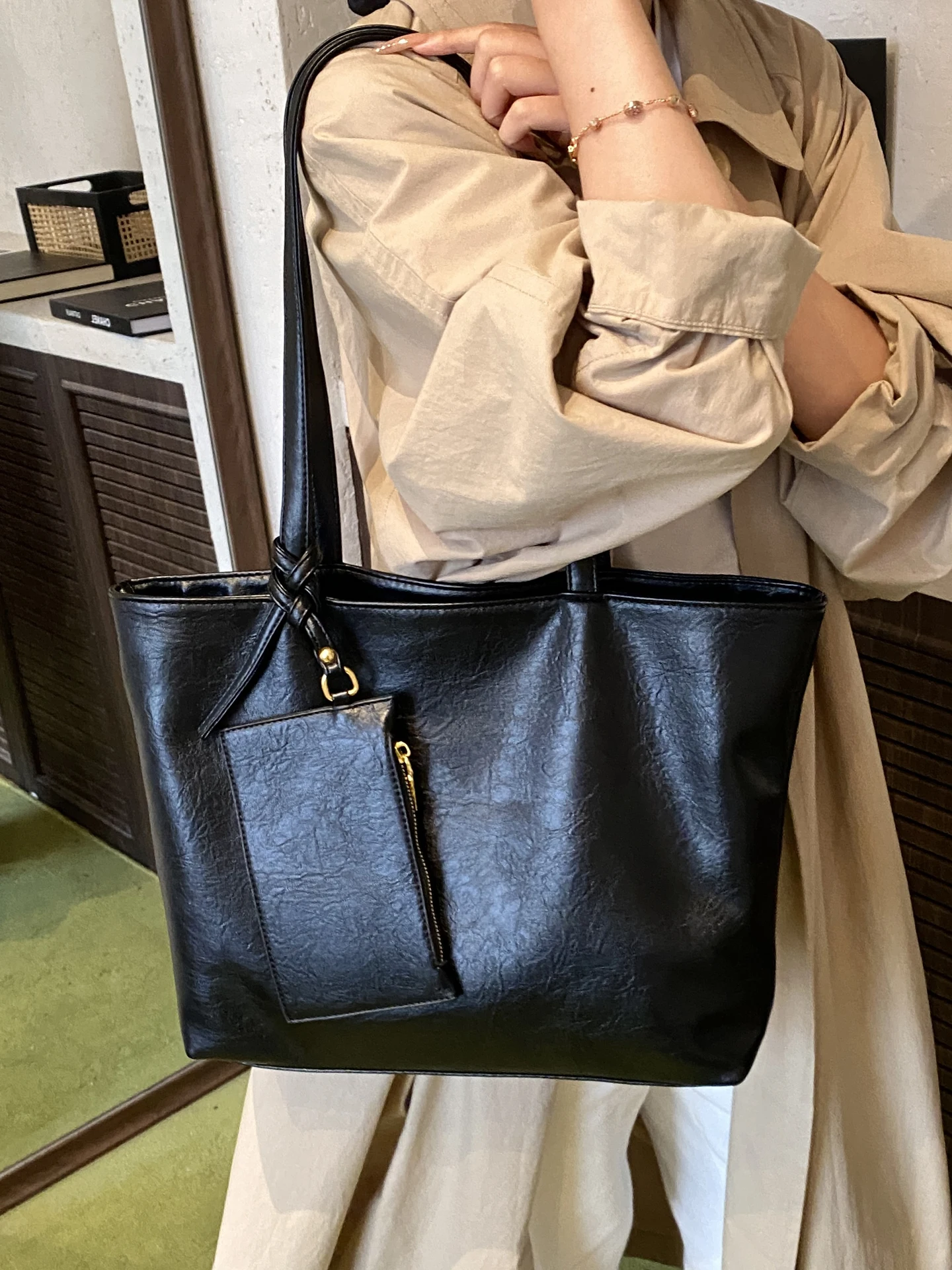 

Модная женская сумка-тоут большой емкости, повседневная универсальная сумка на одно плечо, простая дизайнерская сумка для поездок на работу