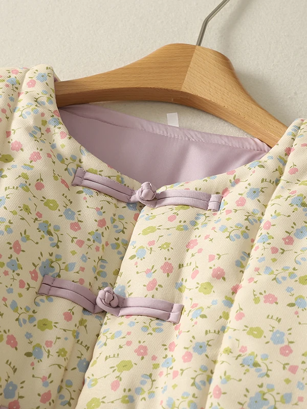 

Winter Thiened Cotton Padded Women's Jaet Floral Embroidery Contrast Color Traditional Chinese Sle Button up Coat Warm