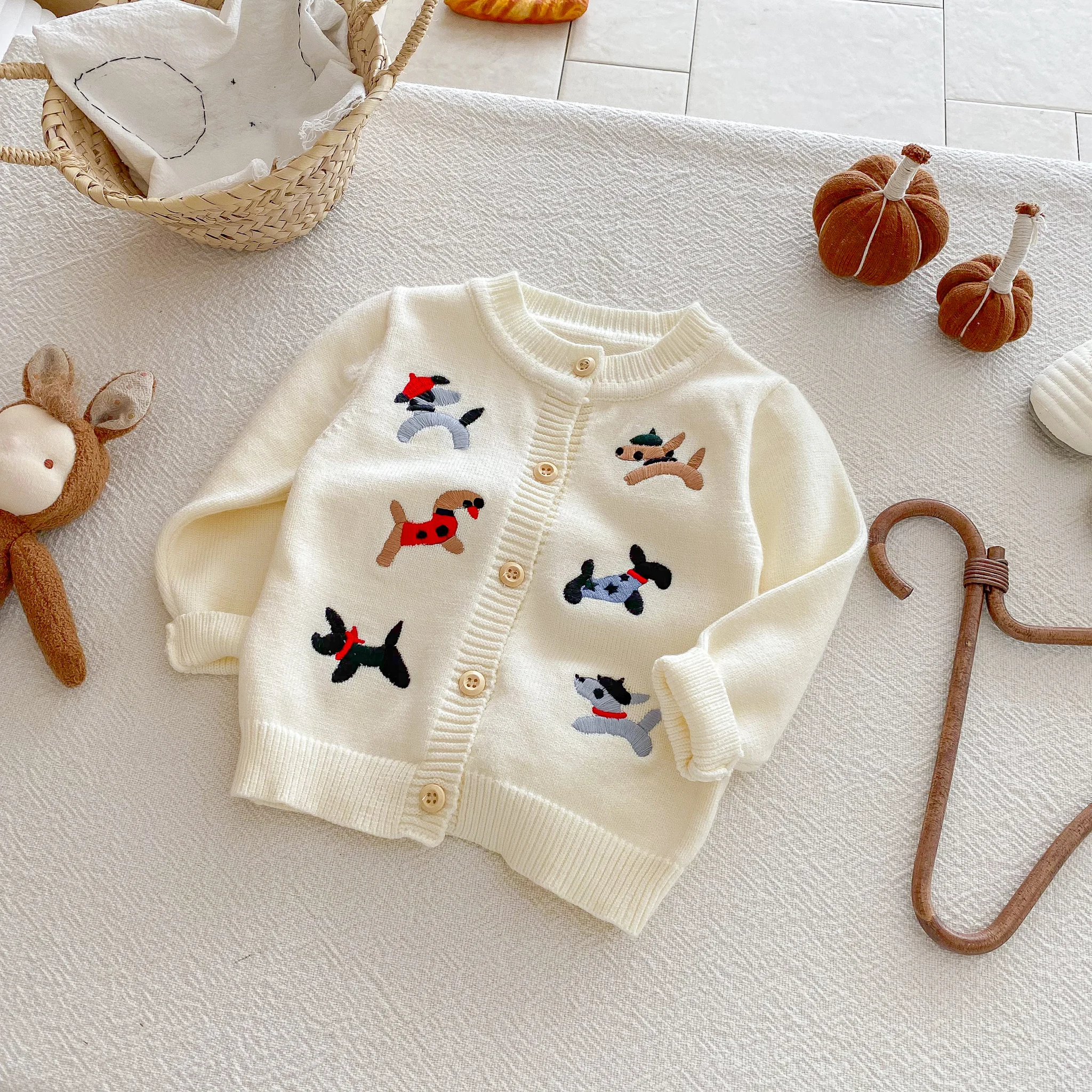 Herbst-Neuheit: Baby-Welpen-Strickjacke mit Stickerei für Säuglinge, Stilvolle und Vielseitige Cartoon-Strickjacke – Detail 2