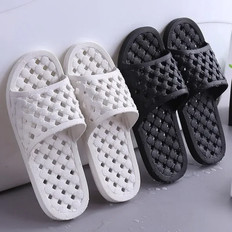 Chanclas antideslizantes de baño para hombres, zapatillas de baño para interiores, zapatos planos suaves y cómodos para parejas familiares, sandalias de Hotel, Verano