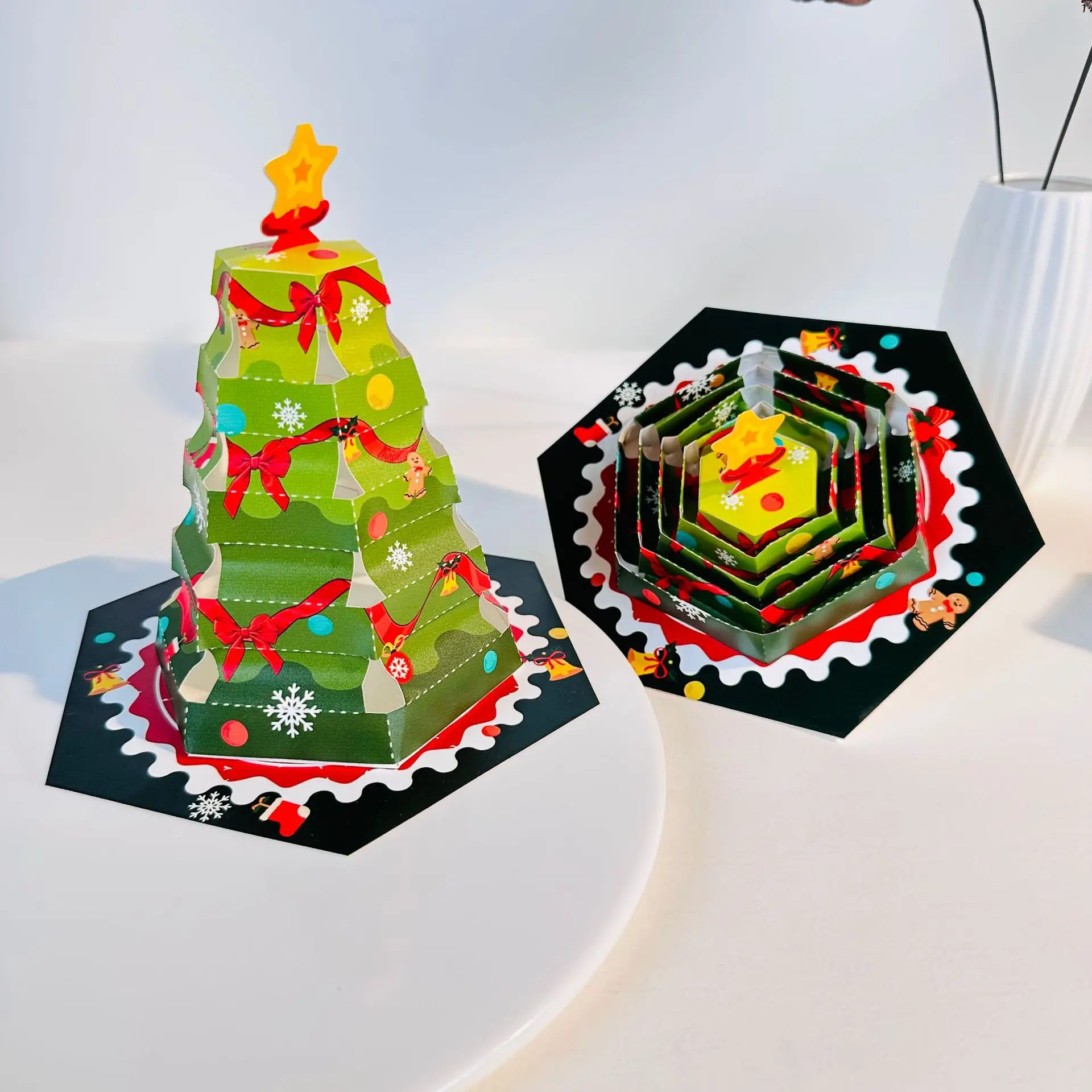 3D Pop-Up Christmas Tree Greeting Card Foldable Surprise with Stretch Pull-Out Design Fun Holiday Card for Festive Celebrations