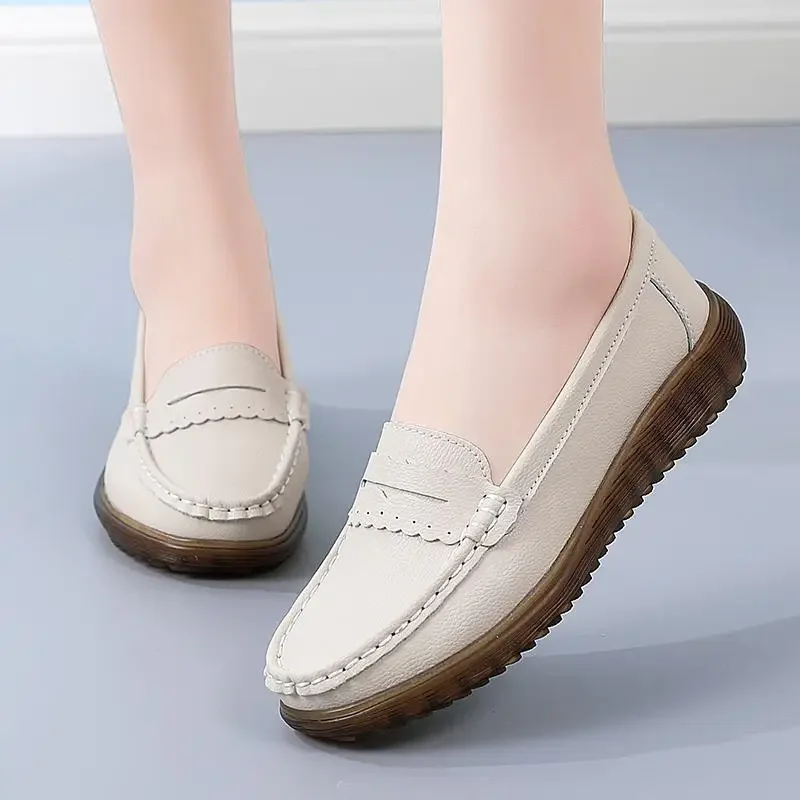 Leren mokassin dame moederschoenen van middelbare leeftijd en ouderen comfortabele zachte zool zacht leren damesschoenen nieuwe loafers