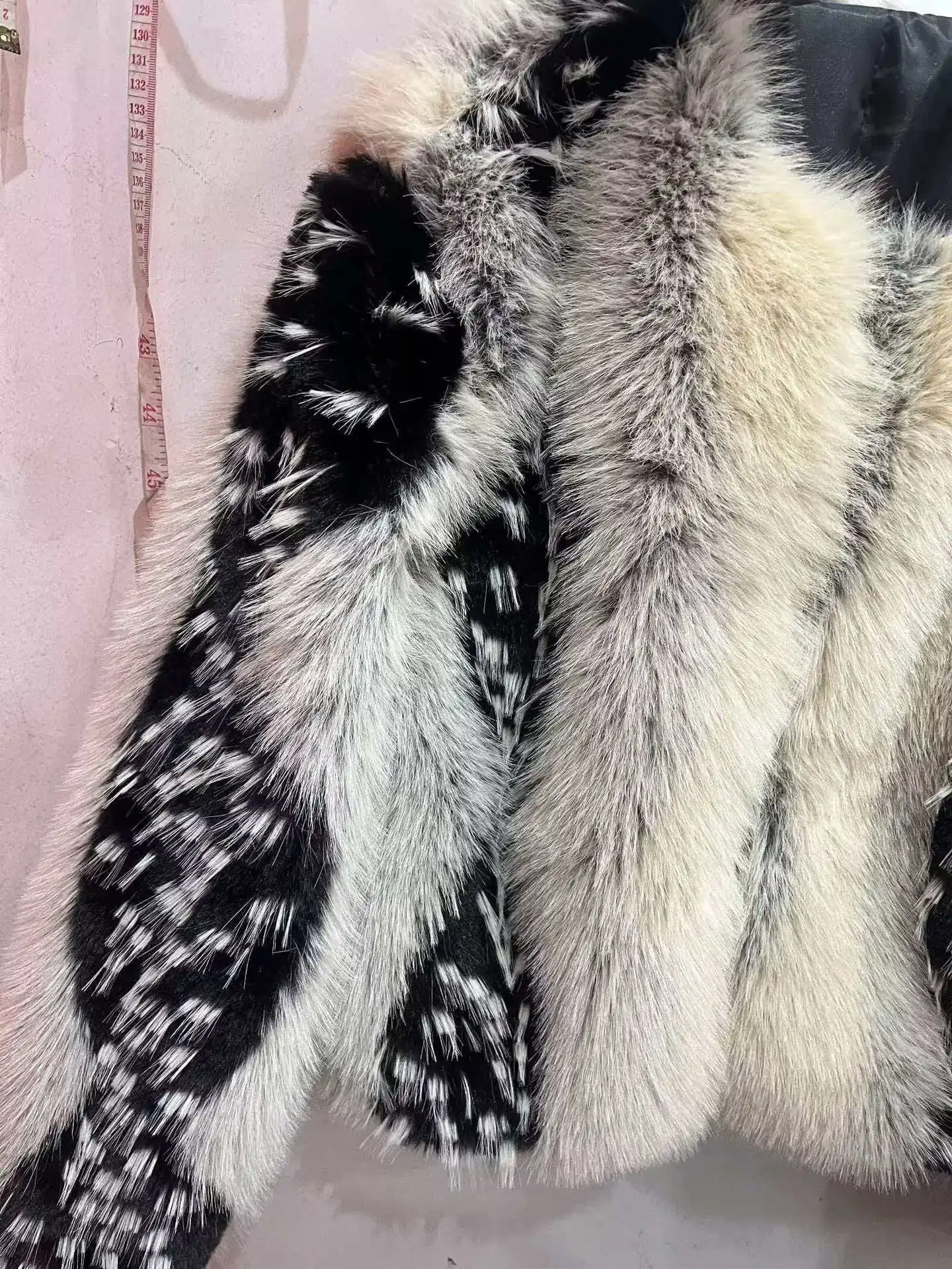 Stylish Contrast Faux Fur Women Coat Elegant O-neck Single Breasted Full Sleeve Female Coats 2026 Autumn Winter Chic Lady Jacket