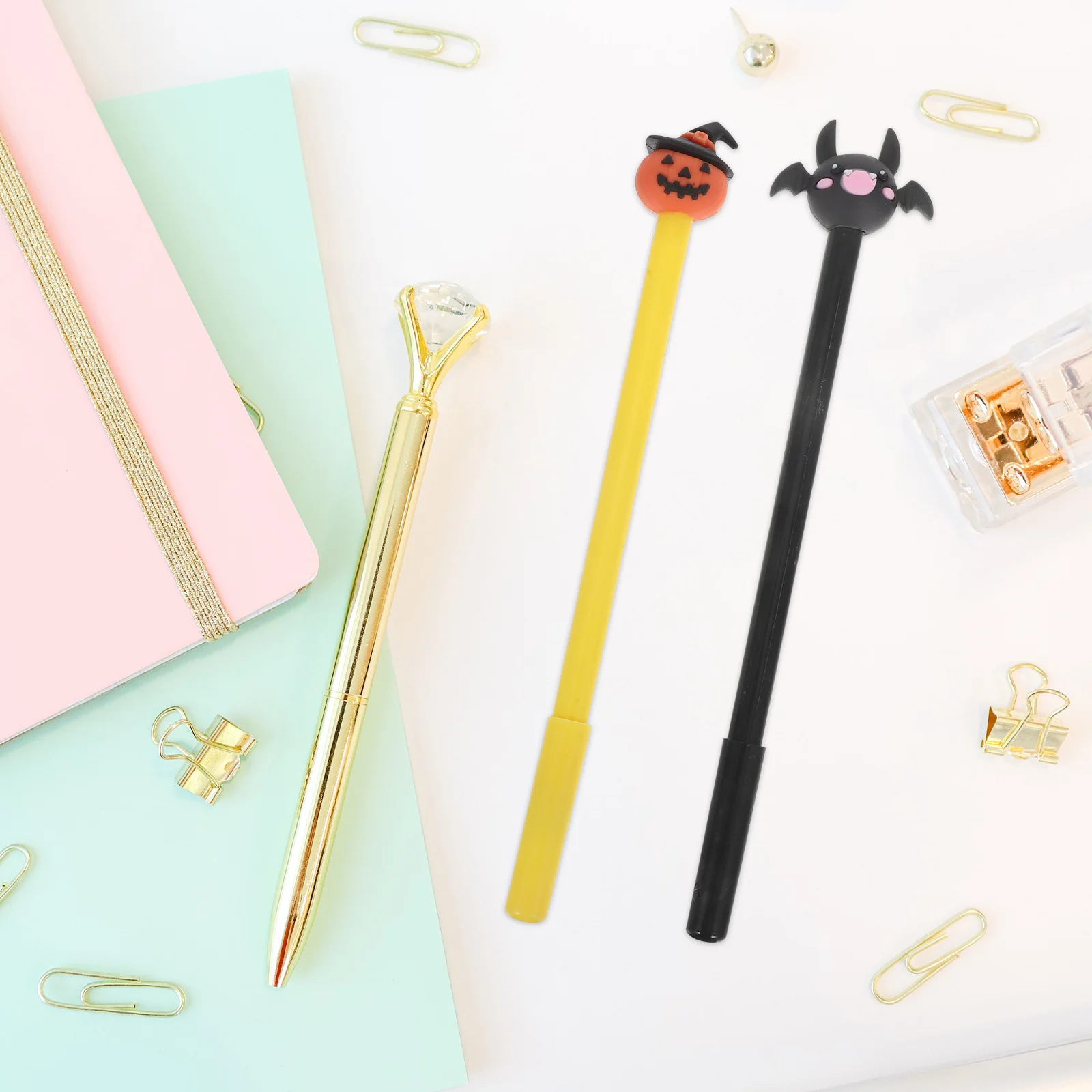 

18 шт., гелевые ручки с героями мультфильмов на Хэллоуин, гладкие письменные принадлежности, сувениры для вечеринок, гелевые ручки, сувениры для вечеринки на Хэллоуин