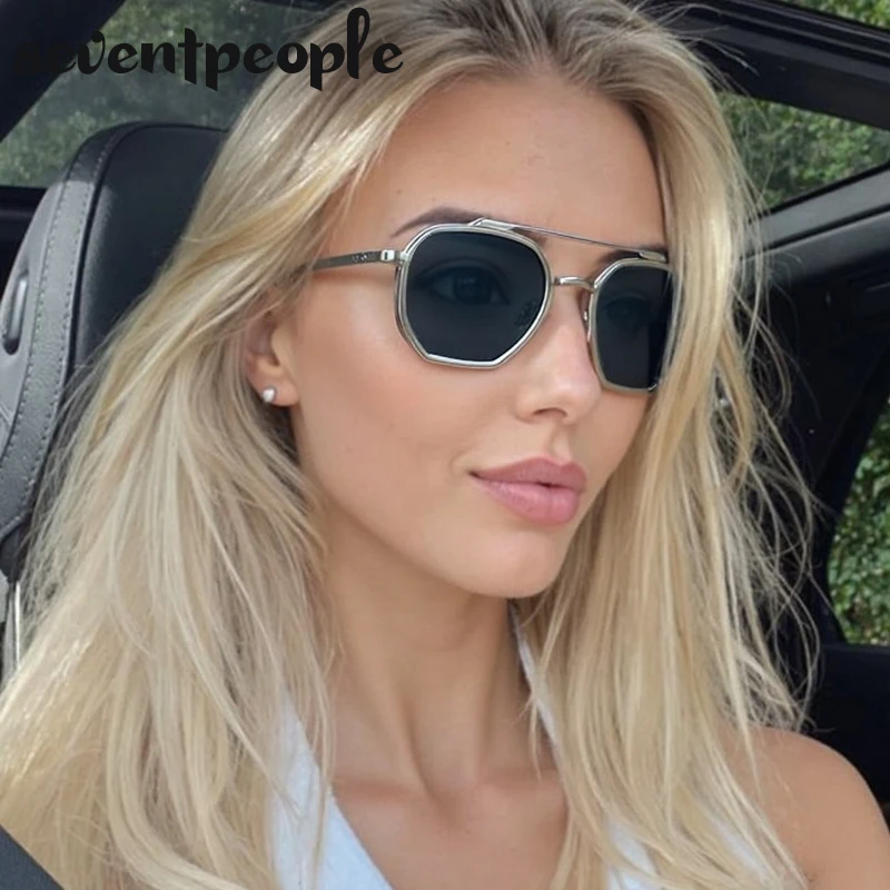 خمر Steampunk مربع النظارات الشمسية النساء 2025 العلامة التجارية الفاخرة الكلاسيكية إطار معدني صغير نظارات شمسية للسيدات ظلال شعاع مزدوج