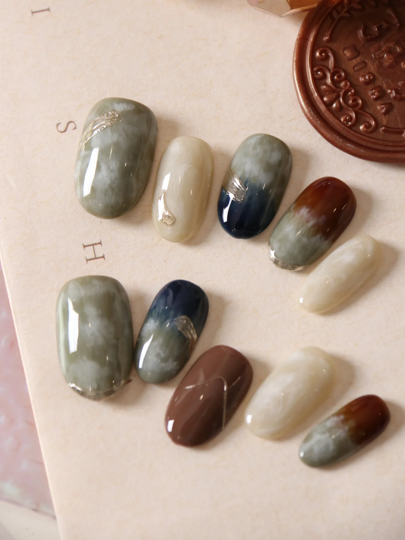 10Pcs Press on Nails Short Green White Brown Halation Press on Fake Nails Includes 1 Sheet of Adhesive Tabs & 1 Pc Mini File