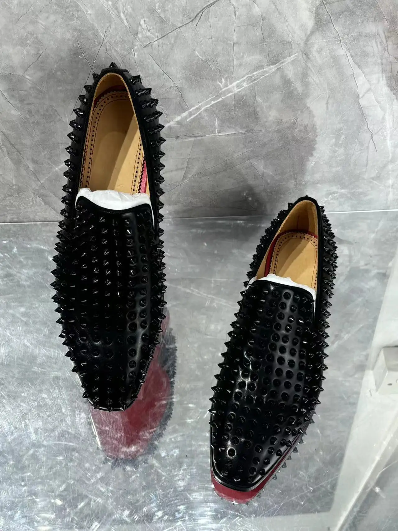 Men Classic Pointed Rivet Decoration Black Leather Loafer Shoes Round Toe Male Slip On Party Wedding Single Shoes