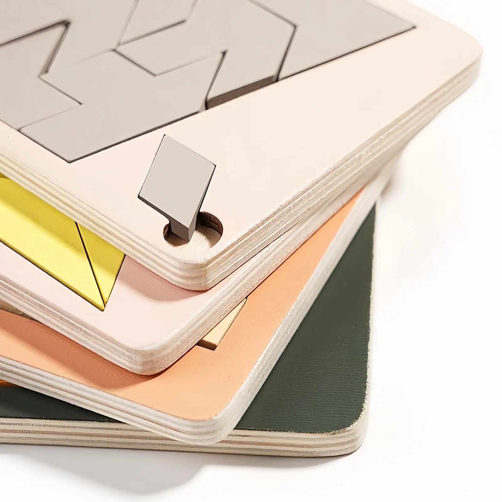 เกมปริศนาไม้ - รูปสามเหลี่ยมและรูปทรงอื่นๆ เกมฝึกตรรกะ ของเล่นเสริมพัฒนาการสำหรับเด็ก ครอบครัว ผู้ใหญ่ วัยรุ่น ห้องเรียน โรงเรียน