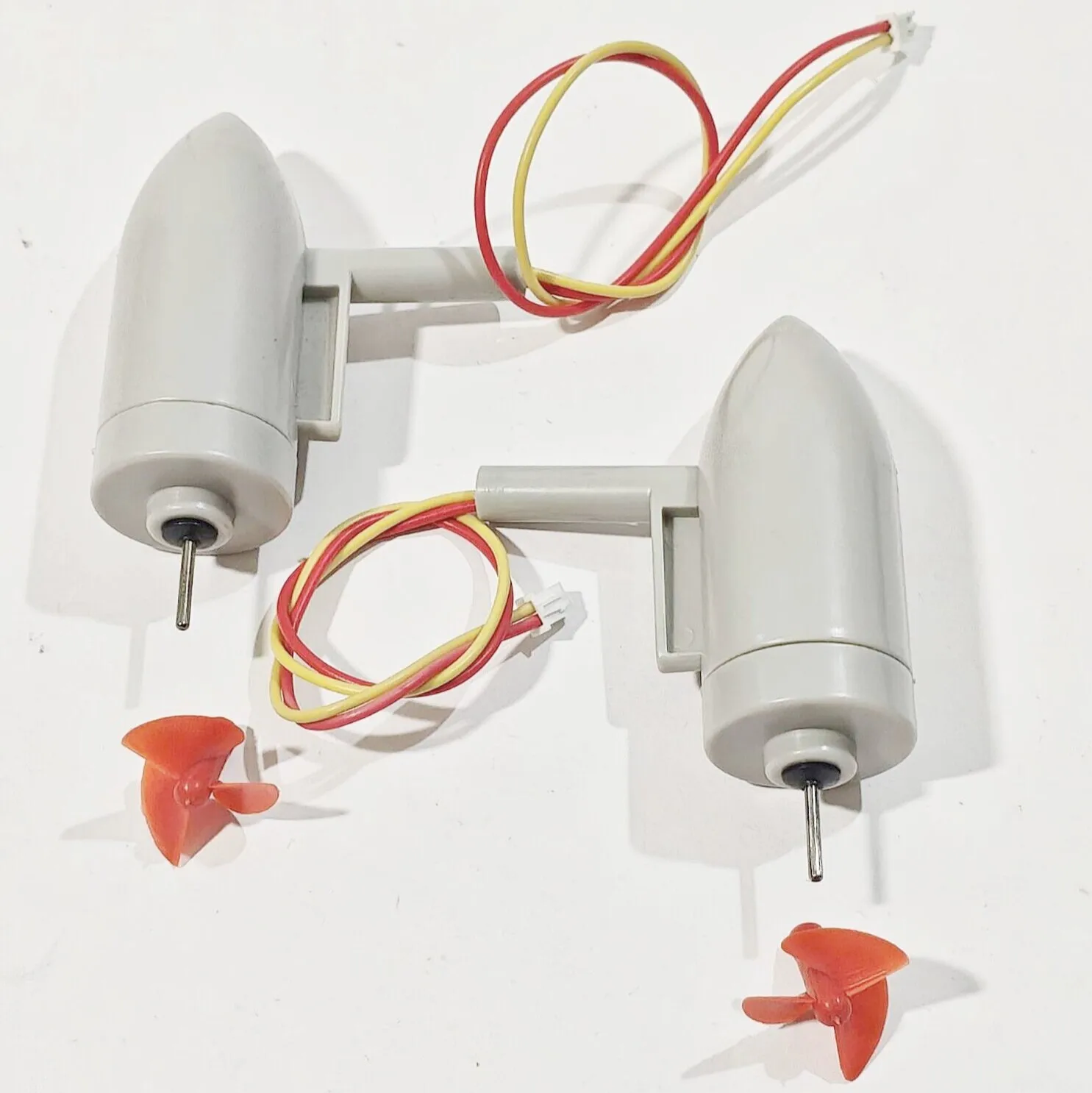 1Pair 7.4V/12V Underwater Thruster with 390 Waterproof Motor 2.54mm 2-pin Male Plug 3-Blades Propeller for RC Bait Boat/ROV