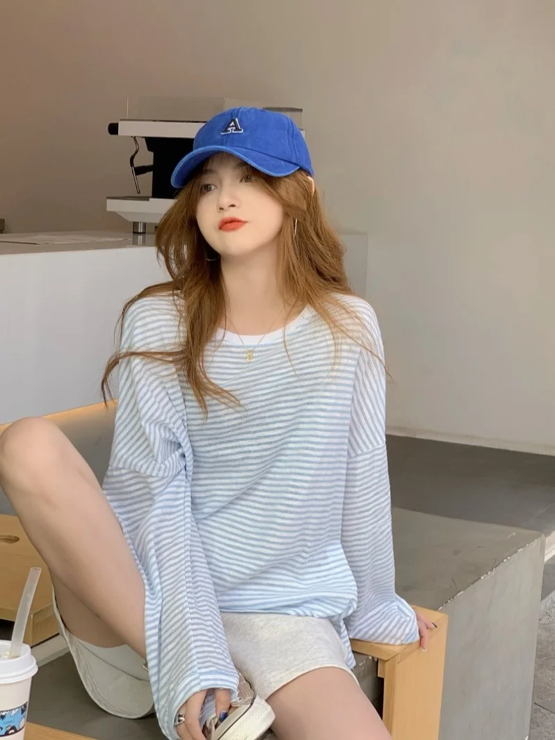 

Повседневный стиль: полосатая футболка с длинным рукавом и брюки с высокой талией для коррекции фигуры, женский летний комплект из двух предметов, модный образ