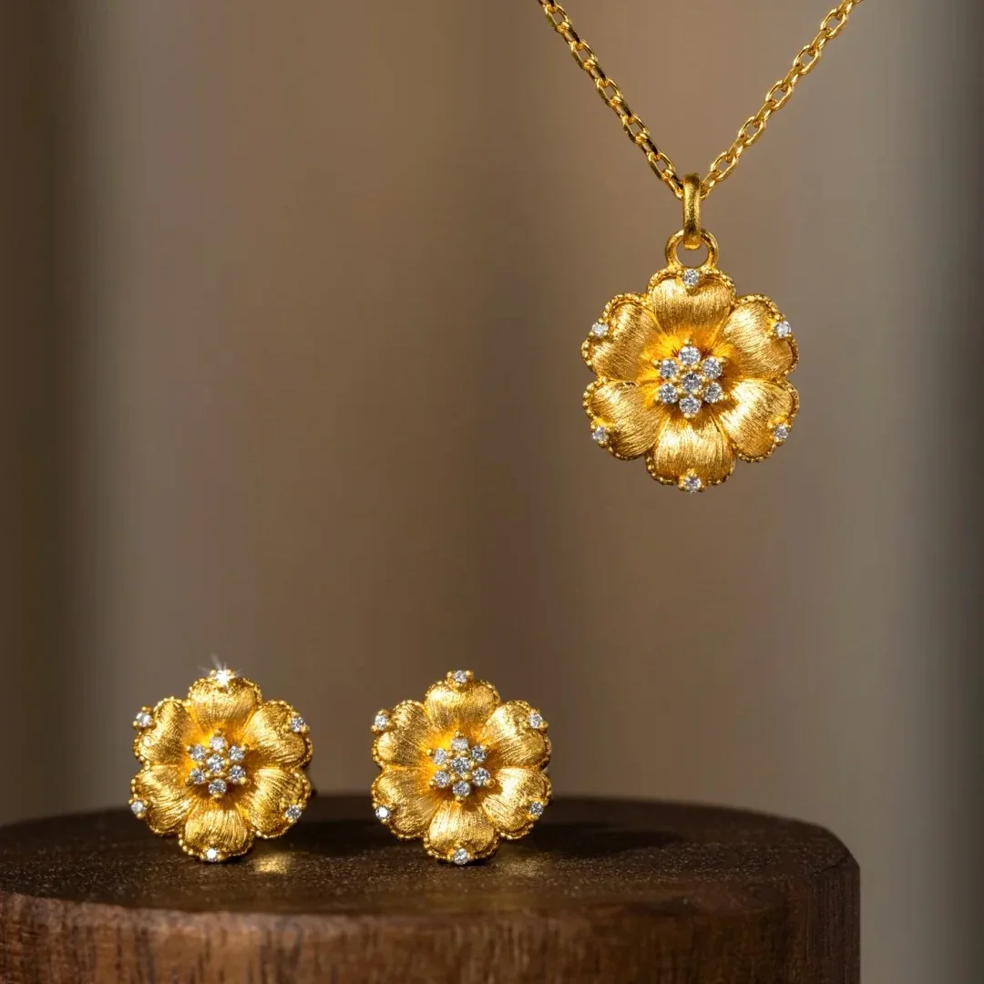 S925 Sterling Silver Stud Earrings Necklace Set Romantic Silk Petal Pendant Necklace Diamond Flower Stud Earrings Women