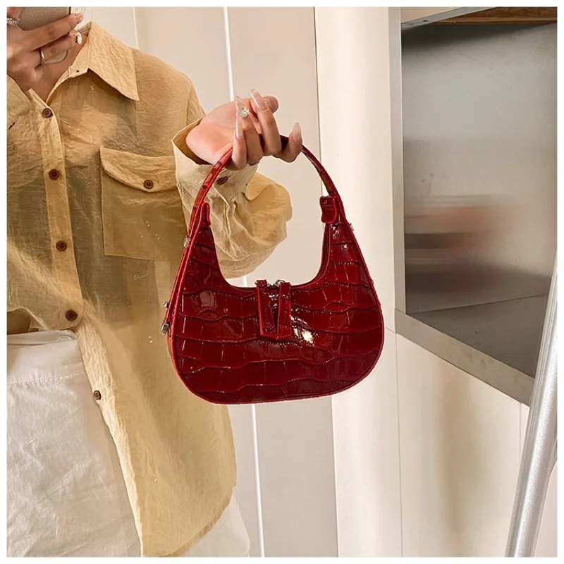 

Women's Fashion Crocodile Pattern Hobo Shoulder Bag Casual Office Work Daily Travel Underarm Purse Glossy Crocodile Faux Leather
