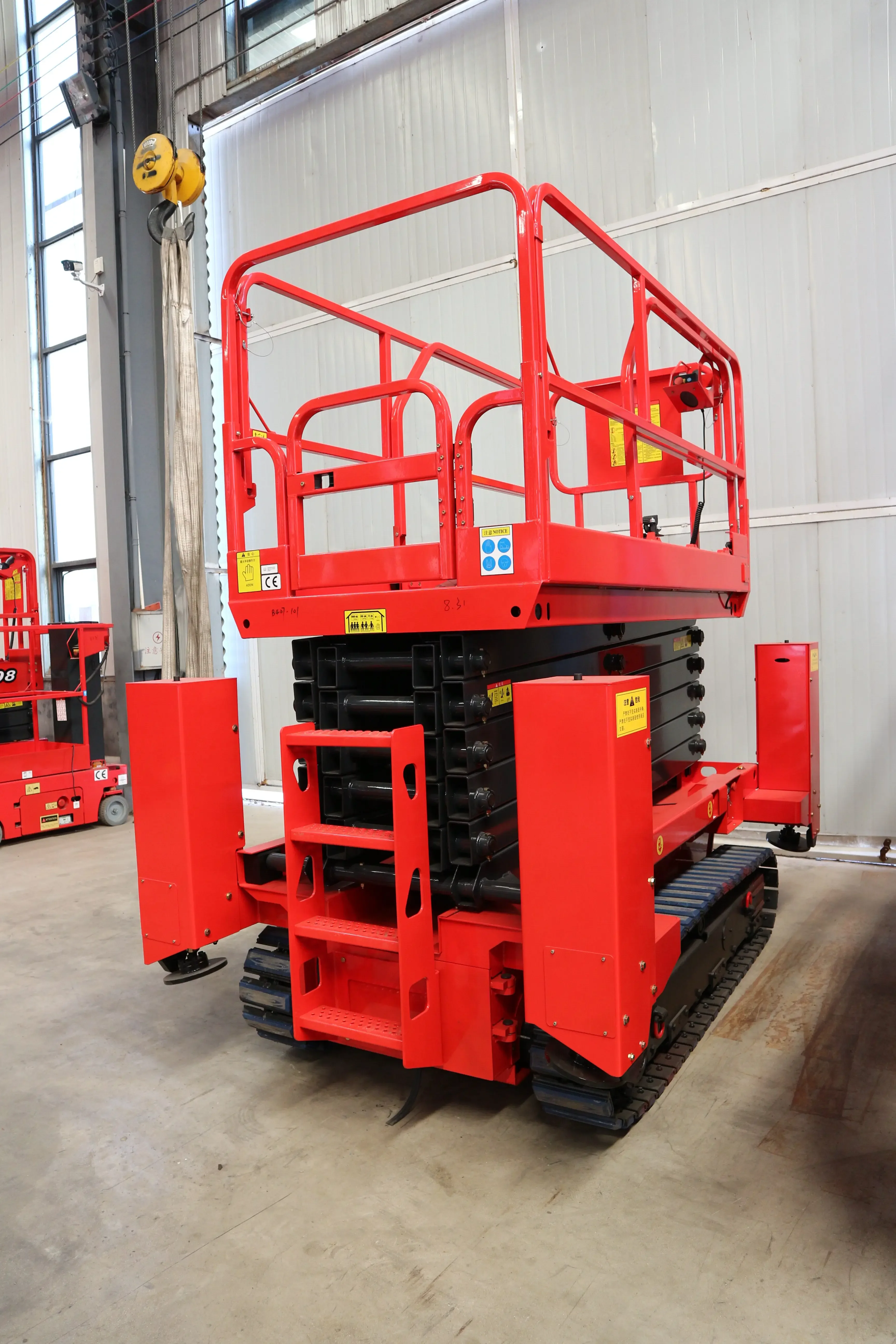 12m Rough Terrain Self Propelled Track Scissor Lift Mobile Hydraulic Electric Lifting Scaffold Work Platform ATV China