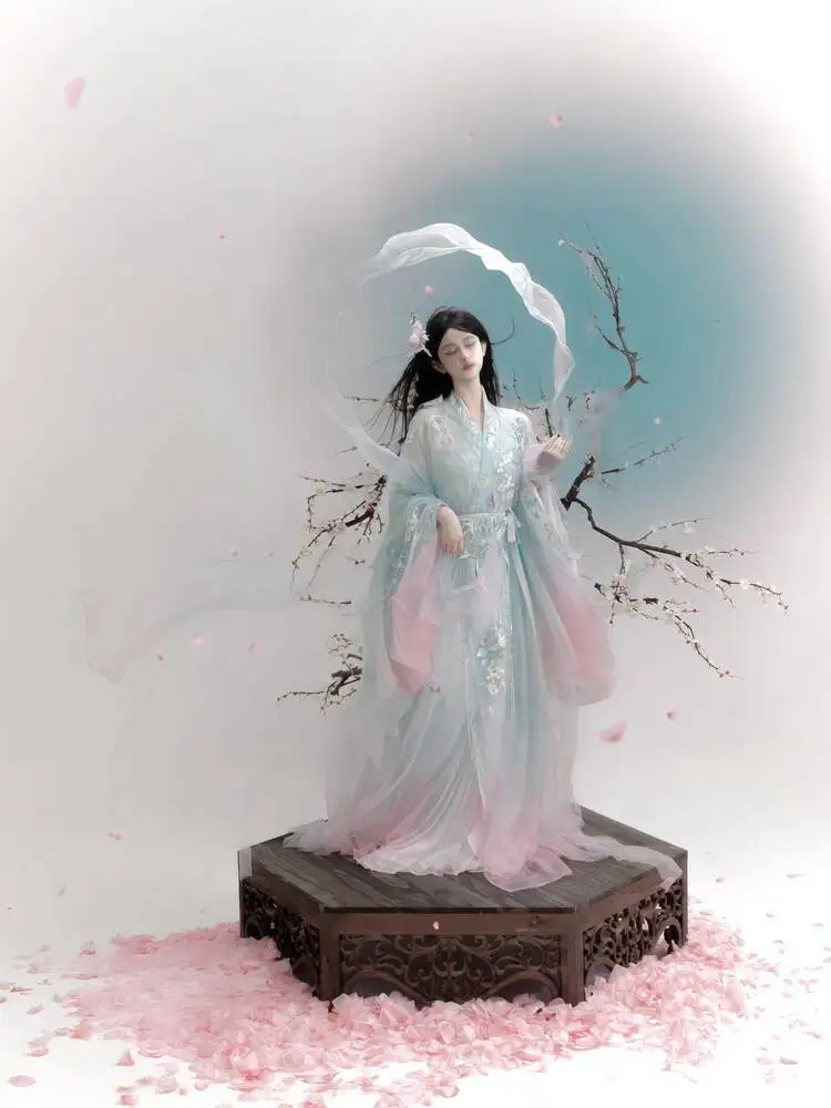 

Qinghuanji 2025 Spring/Summer Cool Style Moon Goddess Heavy Embroidery Improved Warring States Robe Set