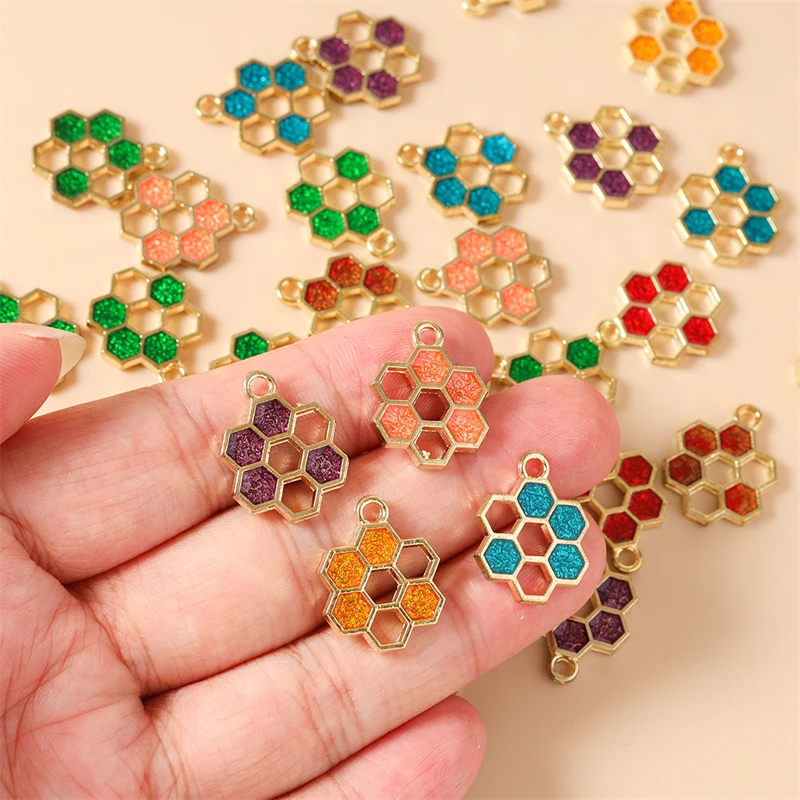 10 Stück 15x19mm Niedliche Emaille-Waben-Bienen-Anhänger für die Herstellung von Halsketten, Ohrringen, Armbändern, DIY-Bastelarbeiten, Schmuckzubehör – Detail 3