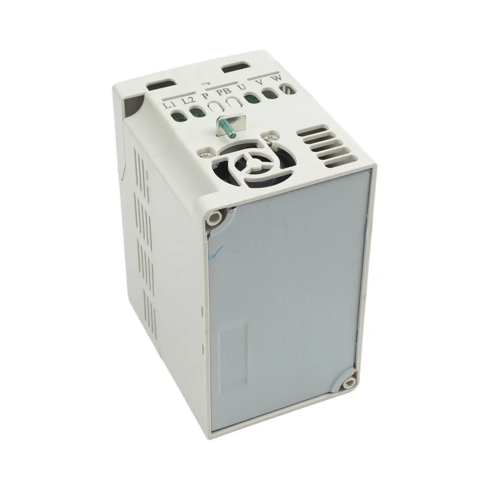 Three-Phase 220V 220V Input Advanced Control Protection Efficient Cooling High Performance Output Silent Operation