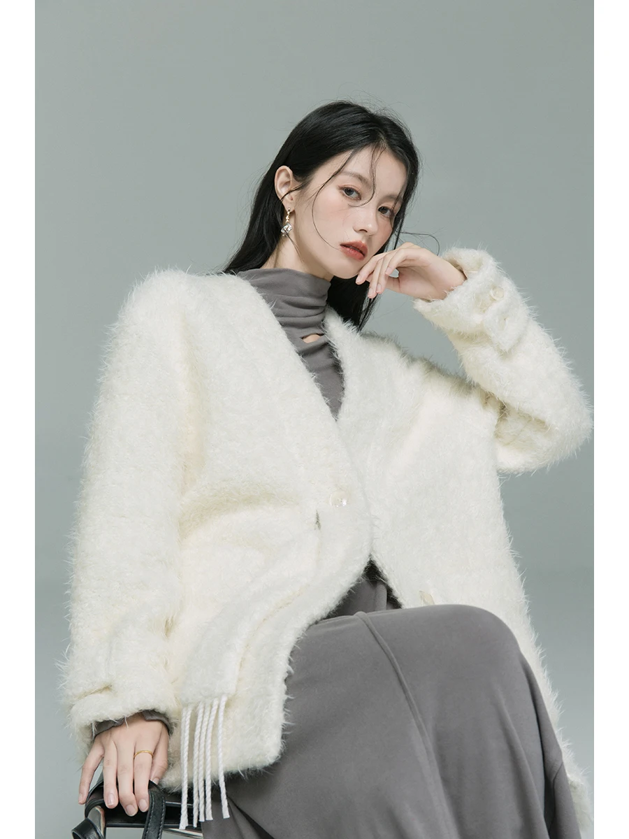 

Moscow White Woolen Scarf Tassel Trim Jaet Thiened Winter Outerwear V-Ne Commute Sle Loose Fit Regular Length