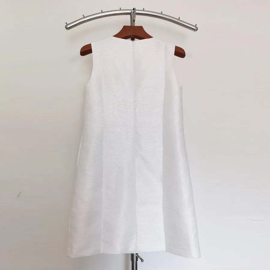 2025年夏のヨーロッパとアメリカの婦人服の新しいスタイルノースリーブビーズフラワープリントジャカードドレスXXL