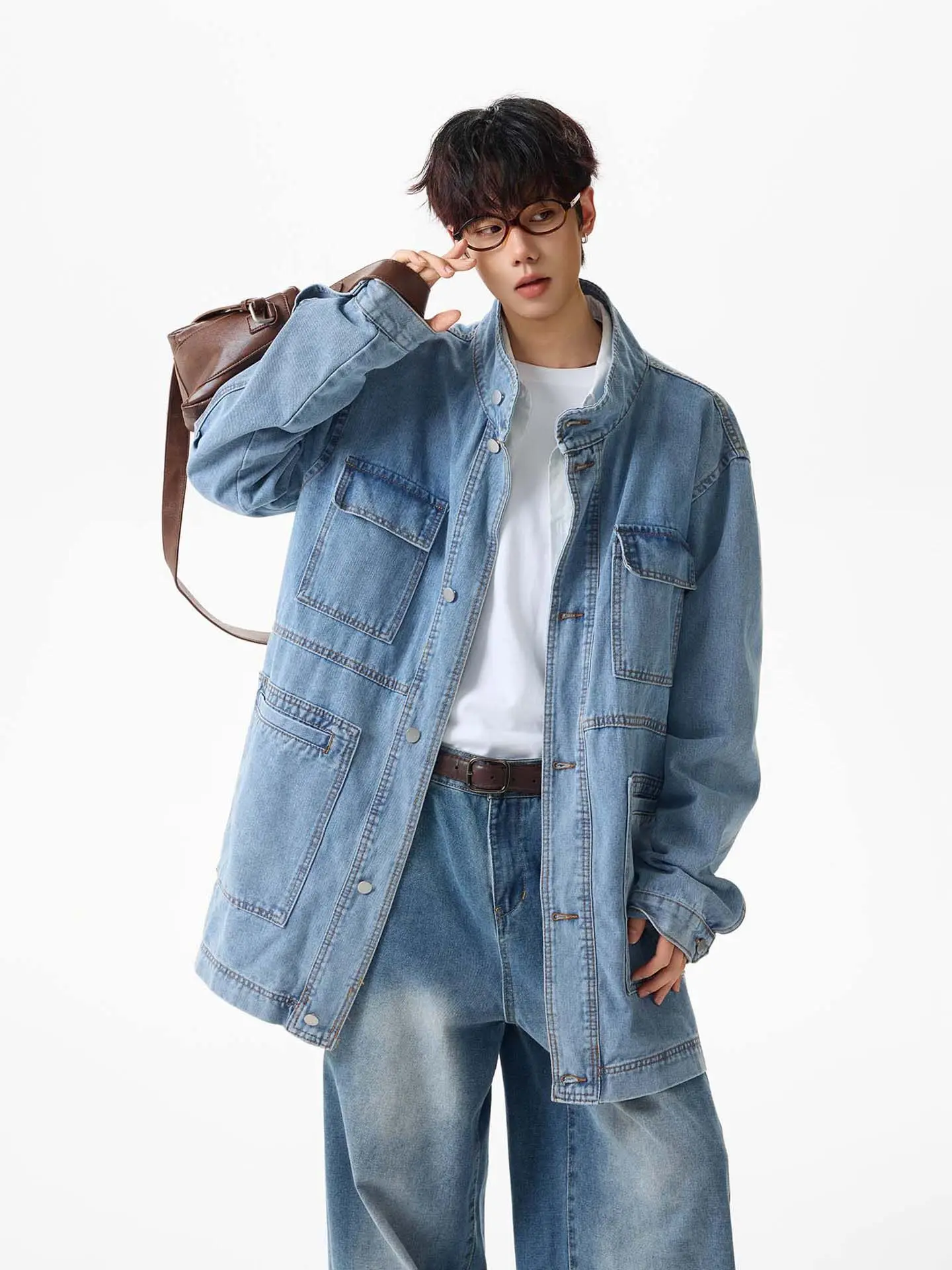 

Мужская джинсовая куртка с воротником-стойкой в американском стиле ретро, свободная ветровка с несколькими карманами, осеннее повседневное модное мужское пальто в стиле сафари