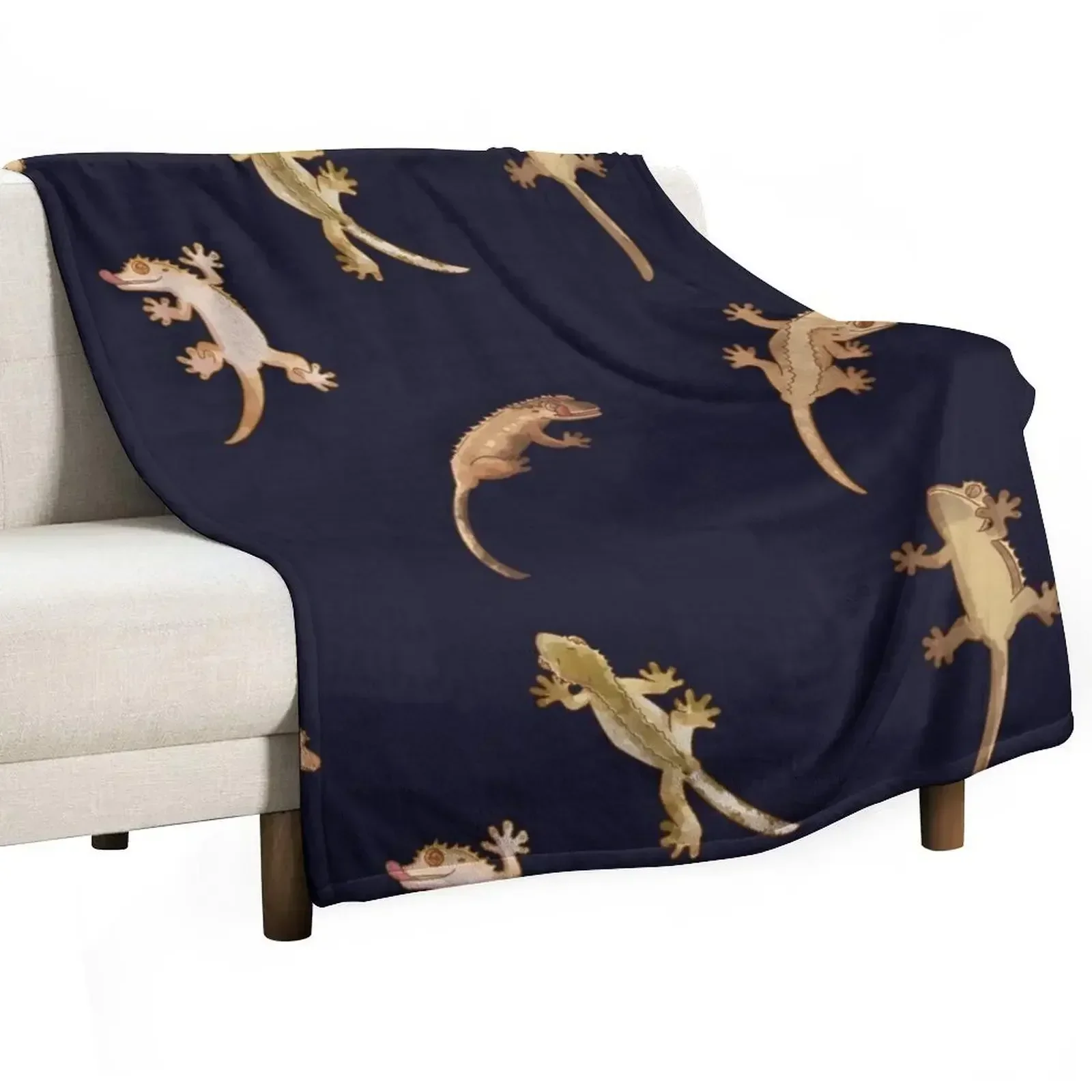 cute little crested geckos Throw Blanket Sofa Throw Polar Stuffeds Plaid Extra Large Throw Sleeping Bag Blankets