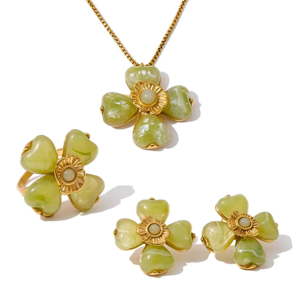 Women's Acrylic Flower Pendant Necklace & Ring Set