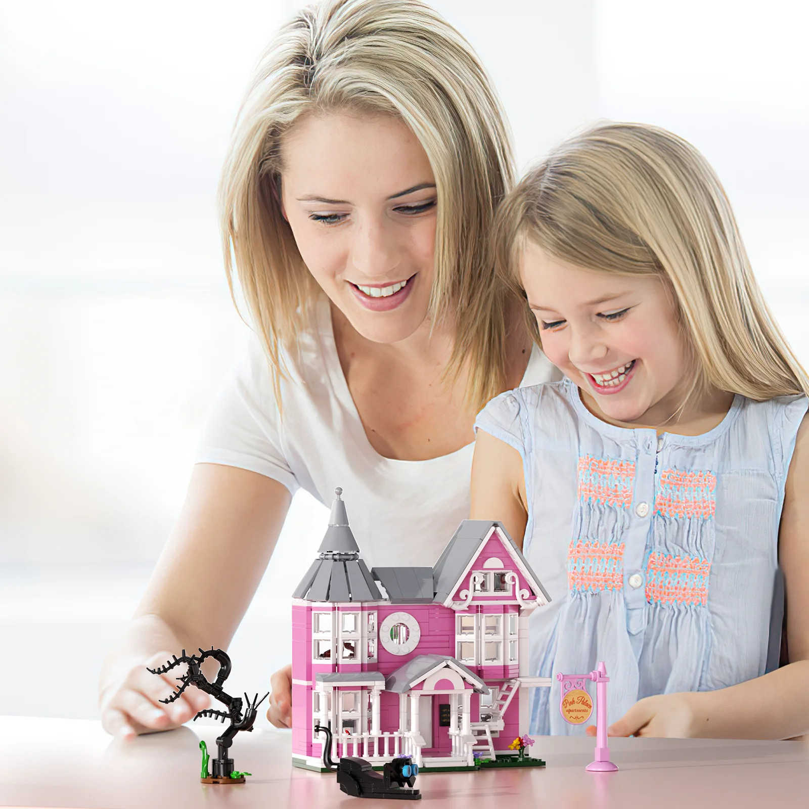 Rosa Palasthaus Bausteine Set Halloween Herrenhaus Modell Spielzeug Weihnachtsgeschenke für Kinder Erwachsene (566 Stück)