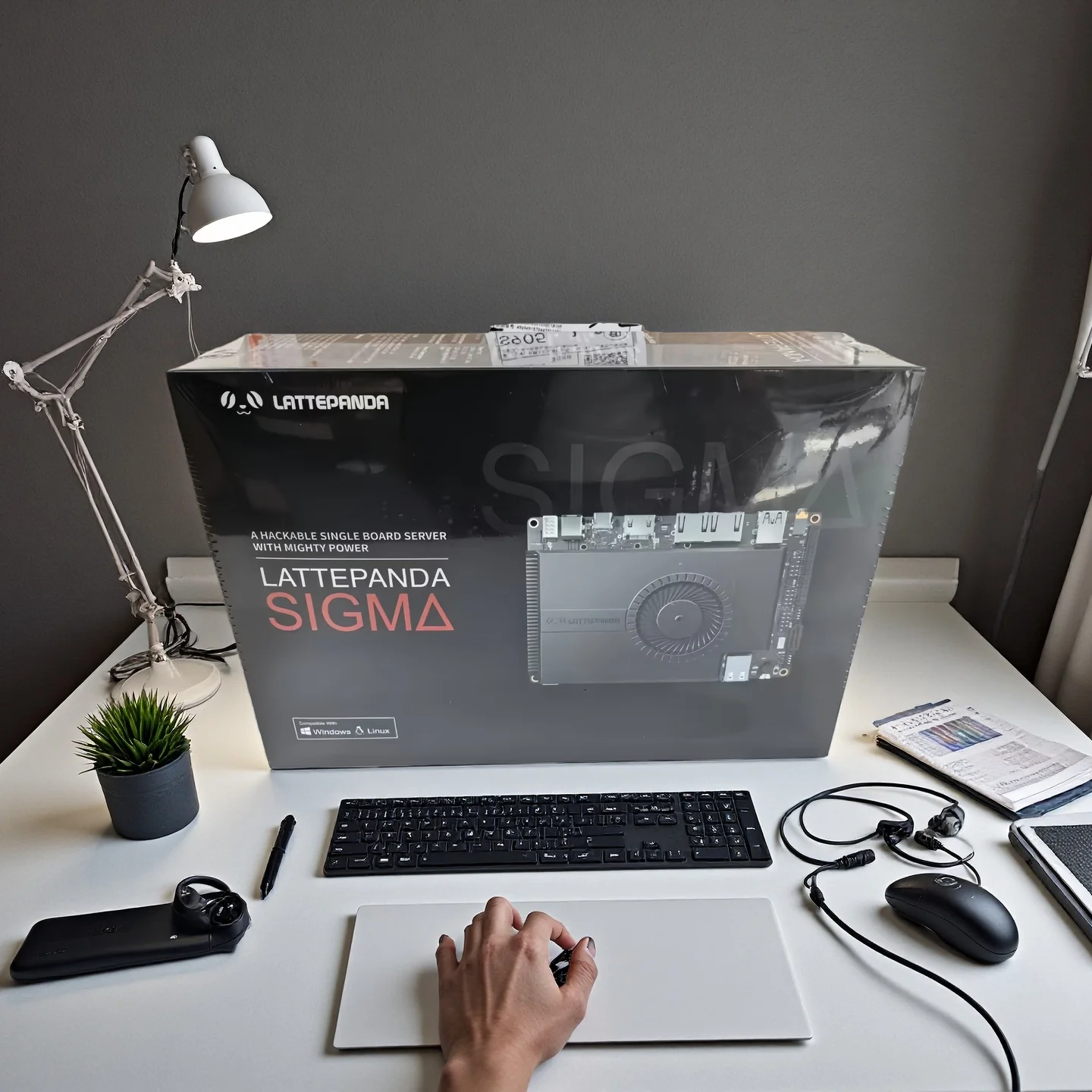 

LattePanda Sigma - Small Hackable x86 Single Board Server New 16GB/32GB RAM 0GB/500G SSD Optional