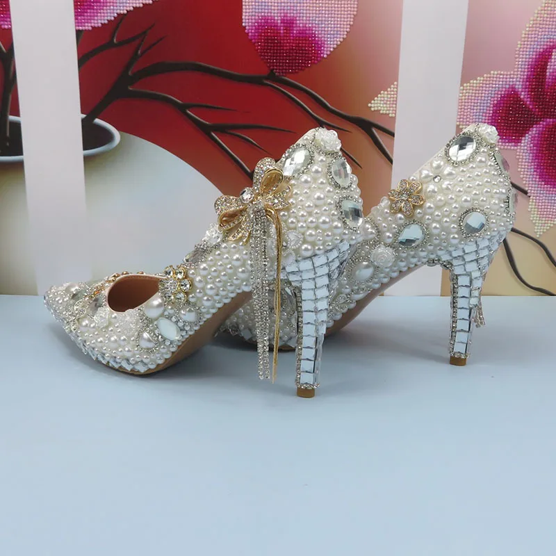 Nuevo estilo, zapatos de boda de cristal de lujo, moda para mujer, zapatos de vestir de fiesta de tacón fino para mujer, zapatos de tacón alto con punta estrecha, hechos a mano con perlas