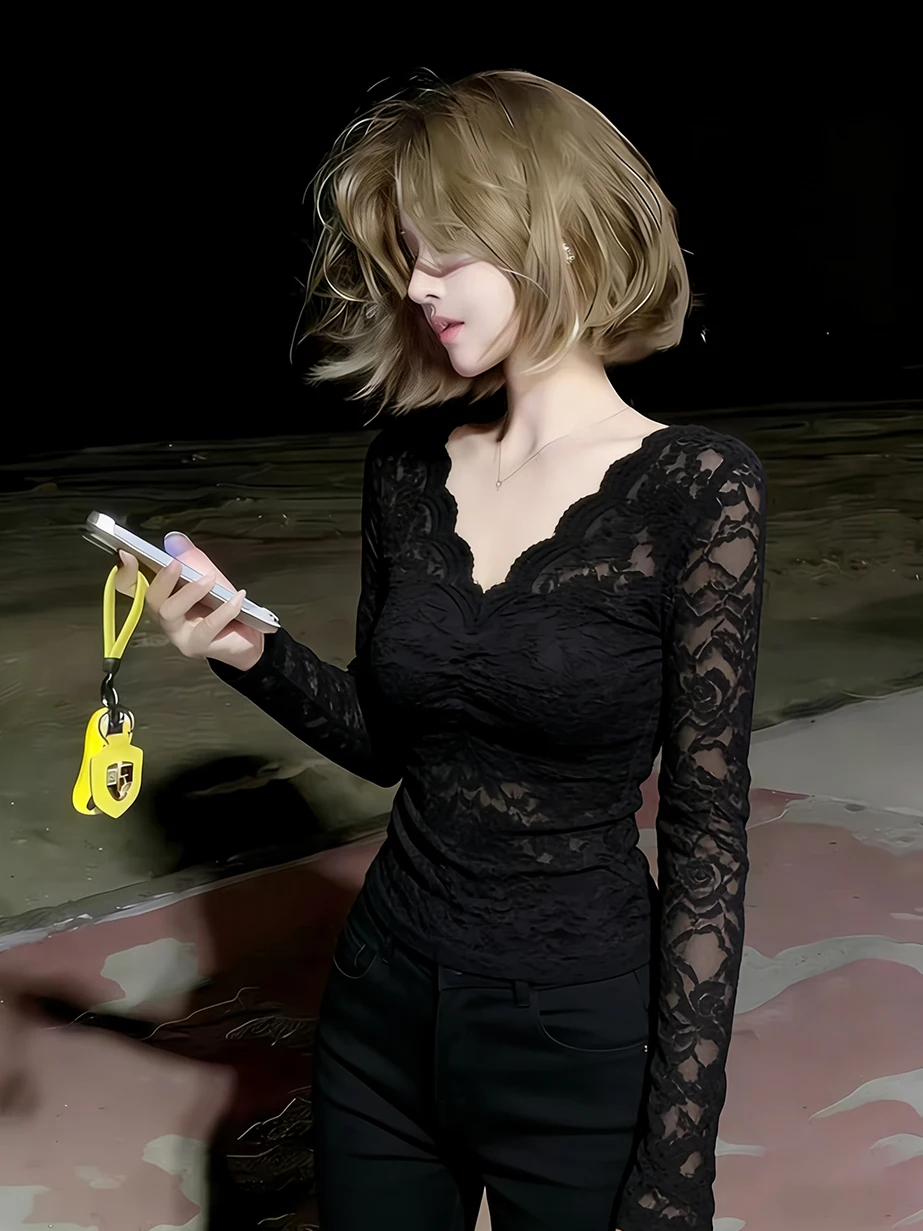 

Элегантная черная женская футболка с длинным рукавом, приталенная, с V-образным вырезом, базовая, класса люкс, с кружевной отделкой, для весны