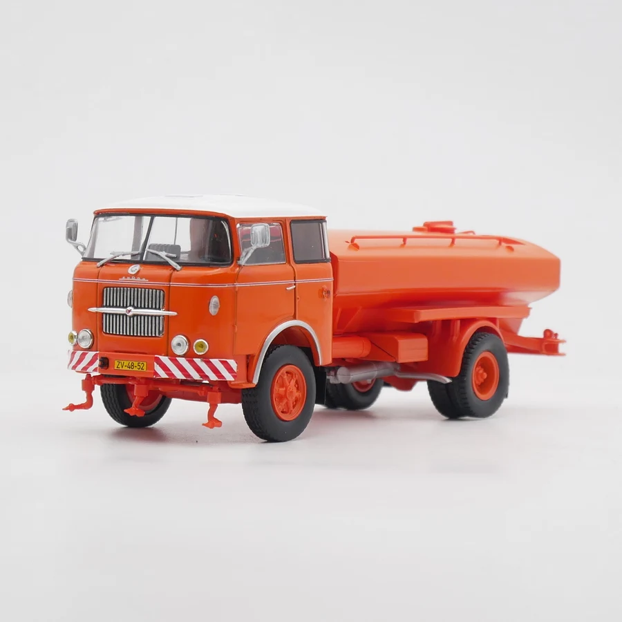 

Diecast Ixo 1:43 Scale Skoda LIAZ 706 RTH Skoda Water Sprinkler Alloy Car Model Collectible Toy Gift Souvenir Display Ornament