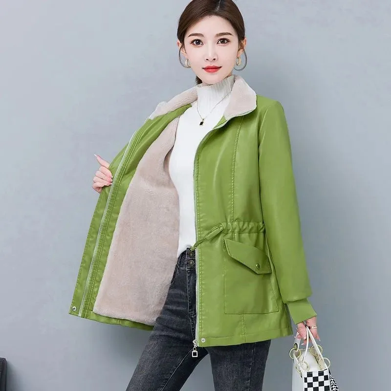 Damska kurtka motocyklowa ze sztucznej skóry na rok 2025, koreański styl, duży rozmiar 4XL, skórzana kurtka zimowa, damska kurtka rekreacyjna ze skóry PU.